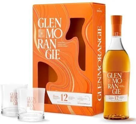 Garrafa de Glenmorangie 12 Anos ao lado da caixa e de dois copos